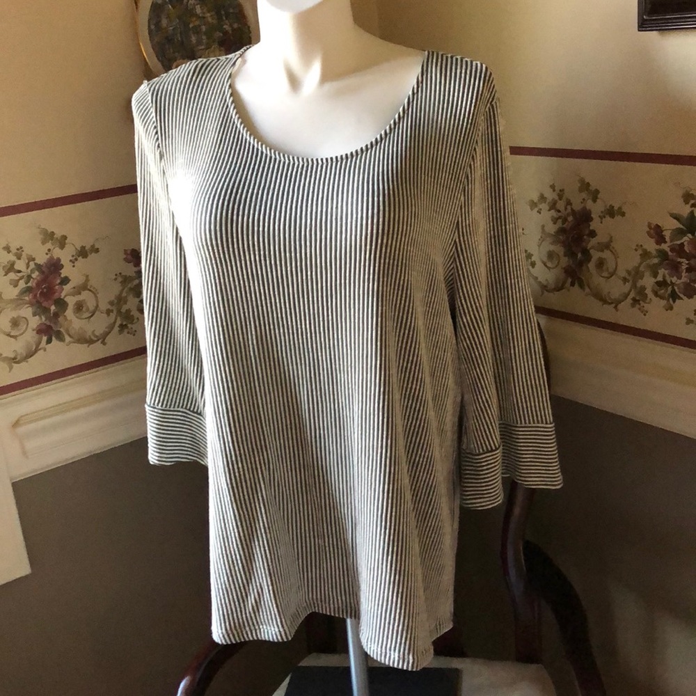 W5 Concepts tunic, textured green/white stripe